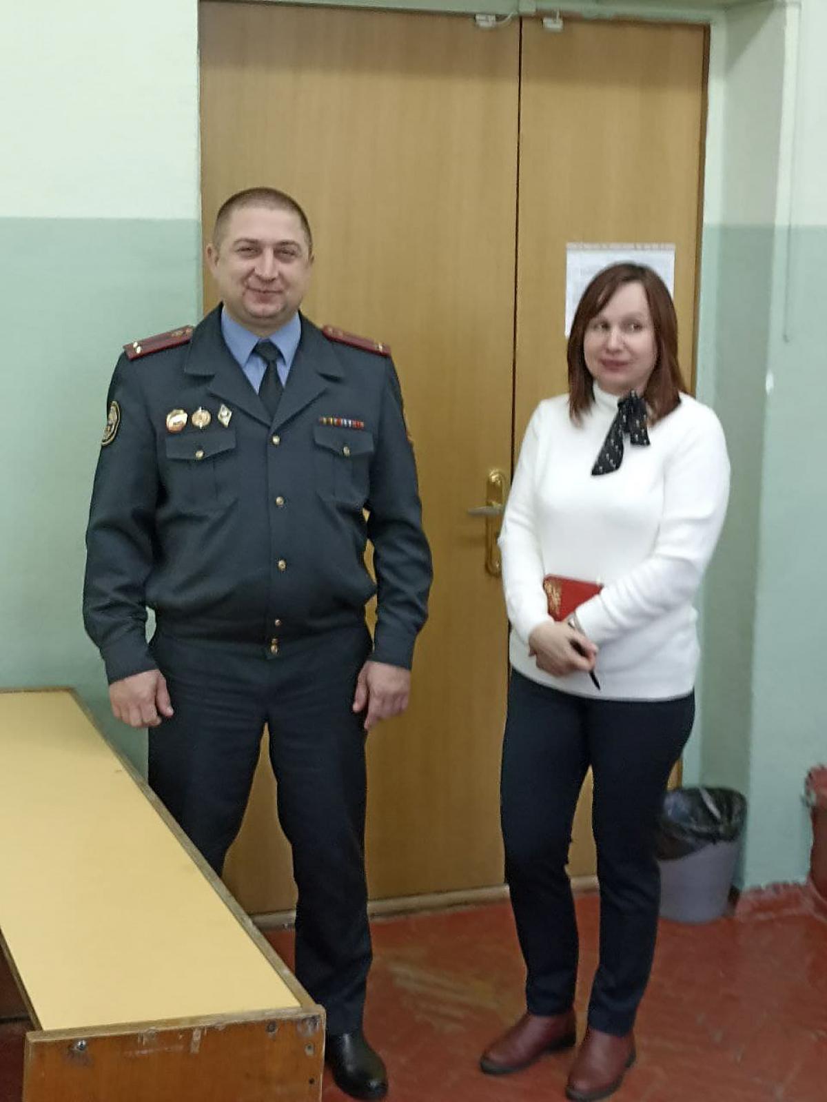 Нач.ОК УГАИ УВД Мингорисполкома Гуринова Т.В. и зам начальника УГАИ УВД Луцевич Б.С.